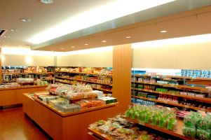 おいしい山形プラザ店内