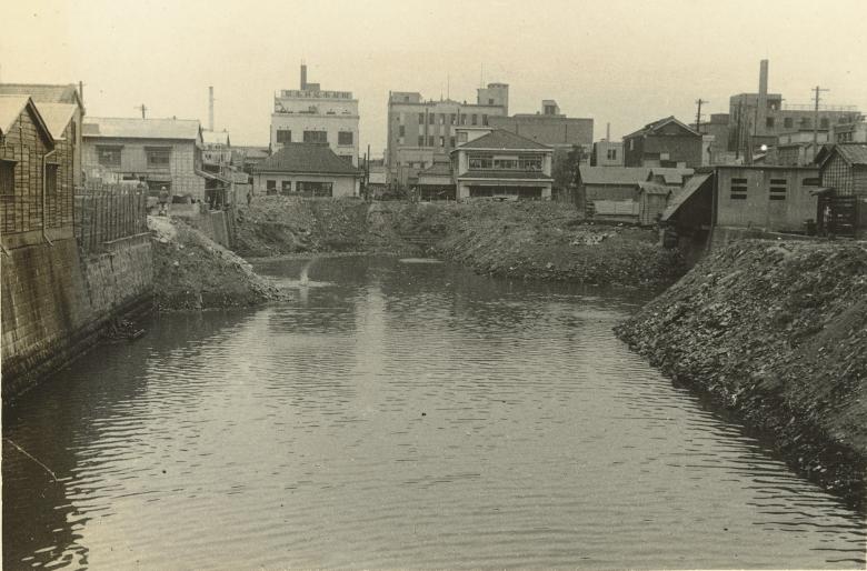 東堀留川の深奥部（工事中）