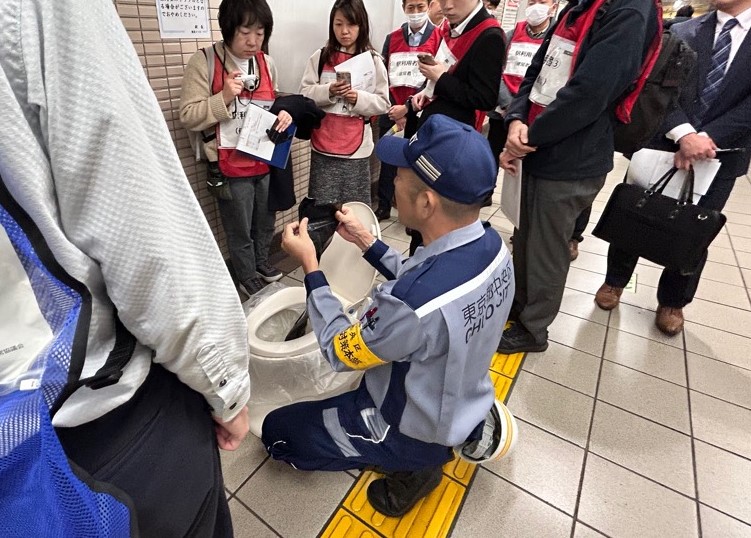 災害用トイレの使用方法確認訓練