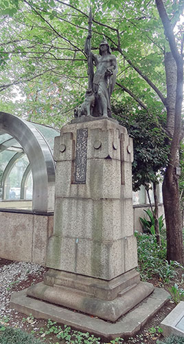 燈臺 北村西望作 銅造彫刻の画像
