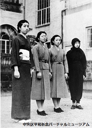 写真3　撮影日：昭和16年12月19日　昭和16年12月19日に発表された決戦下の婦人標準服　提供：共同通信社　画像