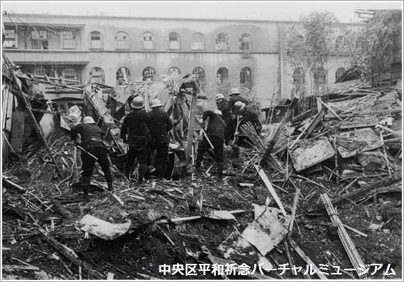 泰明小学校にも直撃弾　撮影：石川　光陽　画像